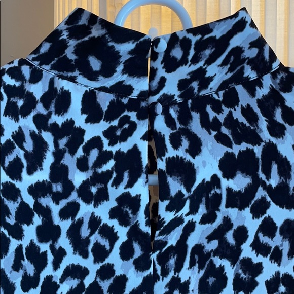 NWT. Long Sleeve Isaac Mizrahi Blouse. - Picture 2 of 3
